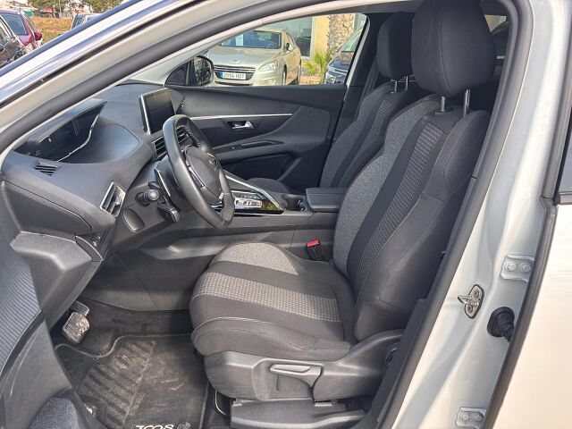 PEUGEOT 3008 ACTIVE 1.5 BLUE HDI AUTO SPANISH LHD IN SPAIN 81000 MILES 2022